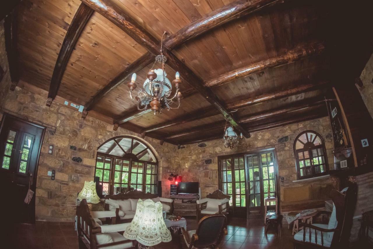 Kalogirou Stone House Apartment ลิมนิโอนาส ภายนอก รูปภาพ